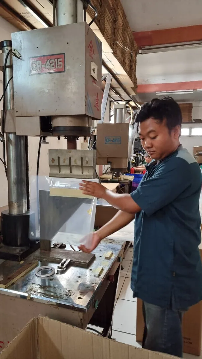 Mesin press foil